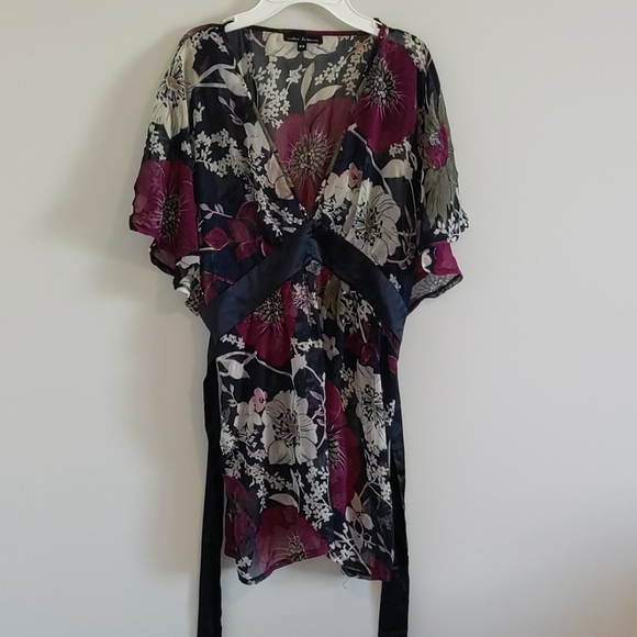 Sheer floral blouse - Picture 2 of 4